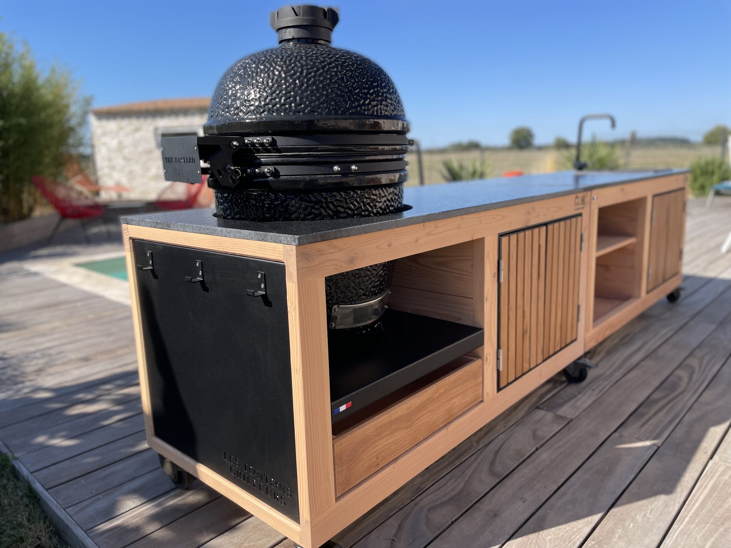 Cuisine extérieure Prestige K+E, encastrement pour Kamado de taille L ou M + évier/mitigeur. 1 porte, 1 tiroir, 1 étagère. – Image 5